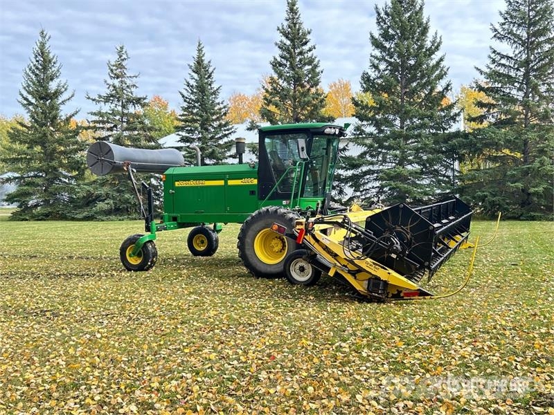 John Deere 4895 Svanser