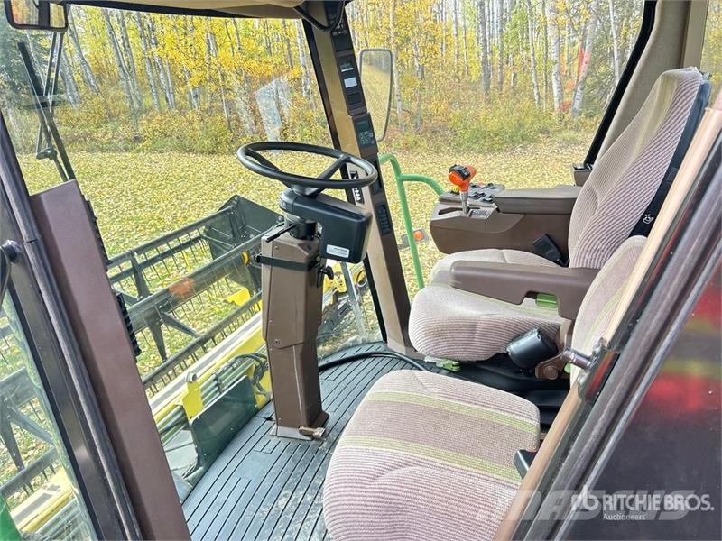John Deere 4895 Svanser