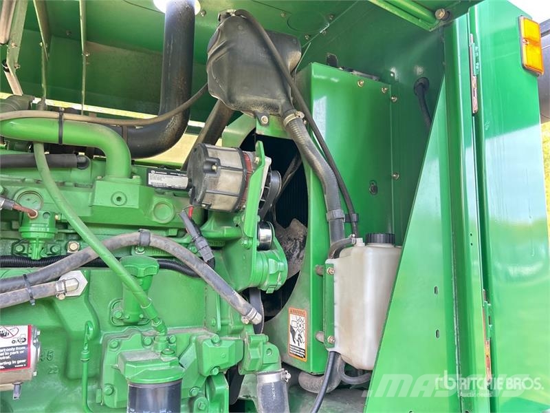 John Deere 4895 Svanser