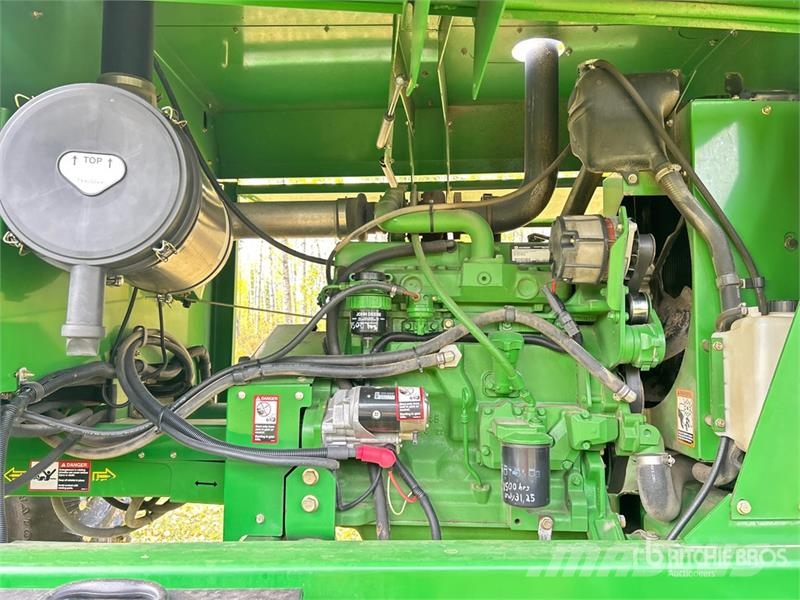 John Deere 4895 Svanser