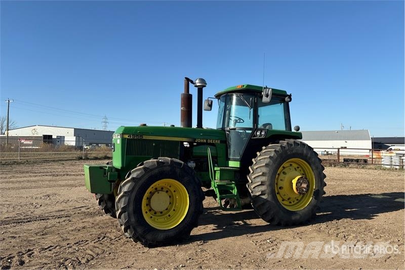 John Deere 4955 الجرارات
