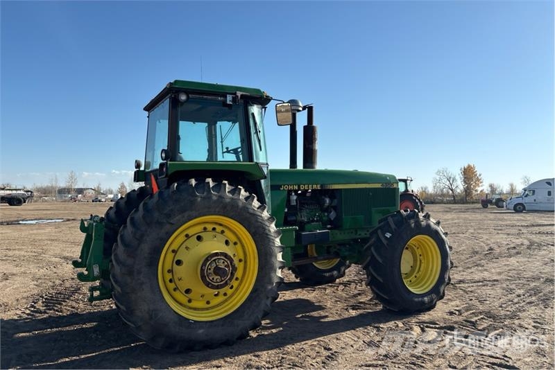 John Deere 4955 الجرارات