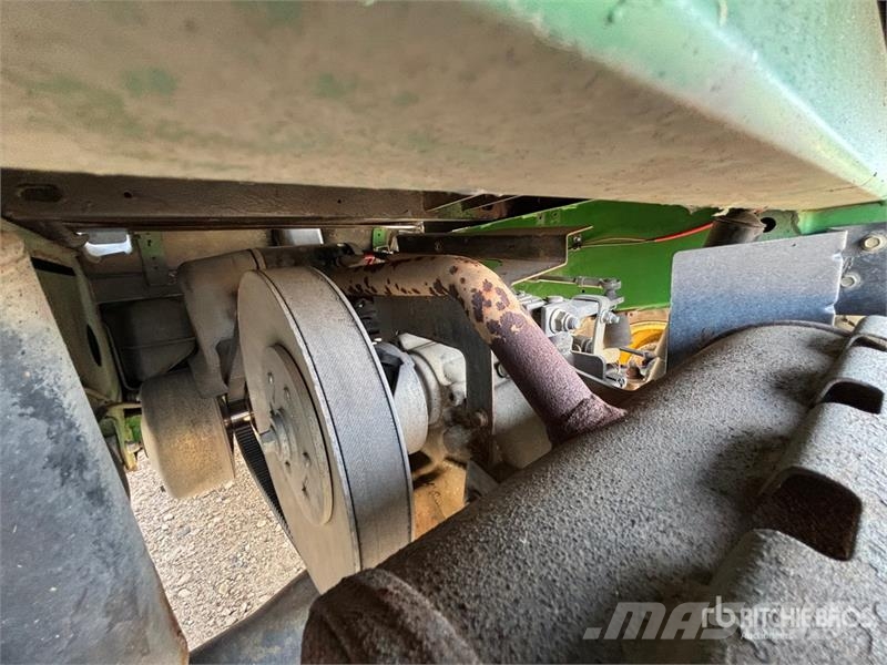 John Deere 4x2 Utility Vehicle Haszongépek