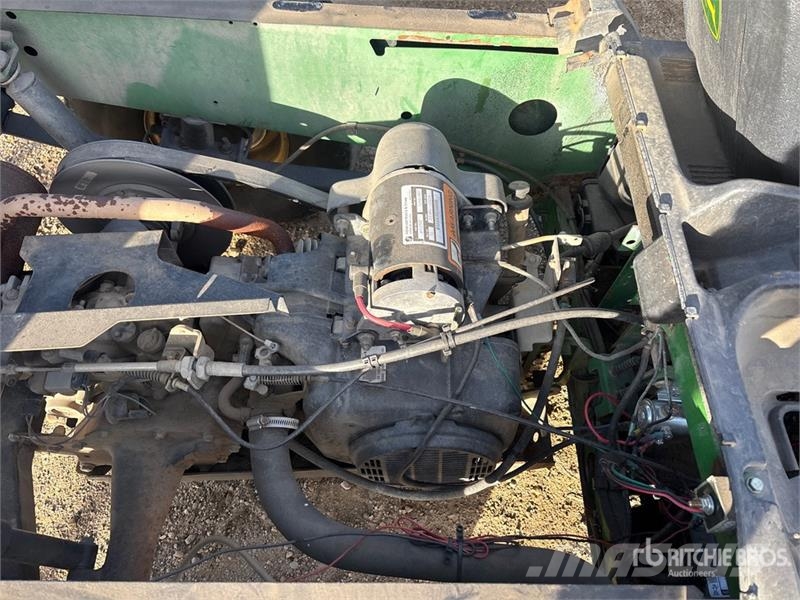 John Deere 4x2 Utility Vehicle 多用途機械