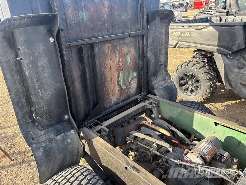 John Deere 4x2 Utility Vehicle 多用途機械