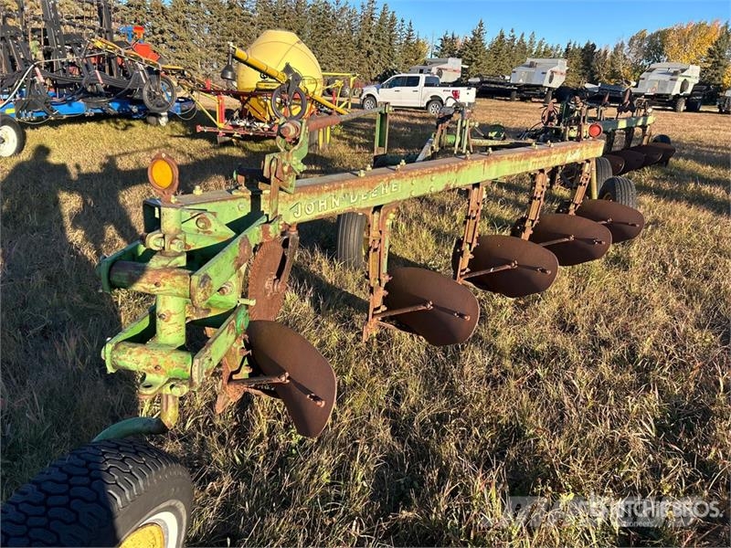John Deere 5 Bottom Quantity of (2) 5-Bottom Breaking Plow Arados