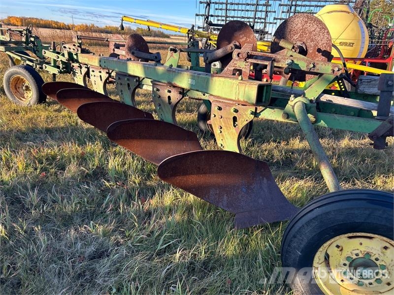 John Deere 5 Bottom Quantity of (2) 5-Bottom Breaking Plow Arados