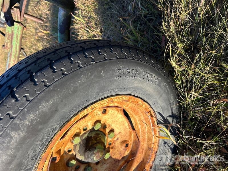 John Deere 5 Bottom Quantity of (2) 5-Bottom Breaking Plow Arados
