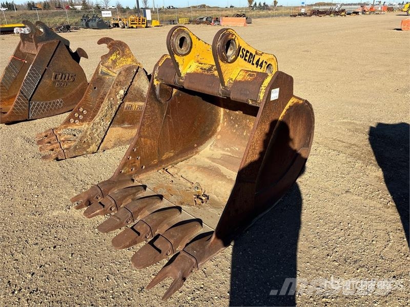 John Deere 52 in Digging Pin Grab Excavator Bucket - Fits 300 Łyżki do ładowarek