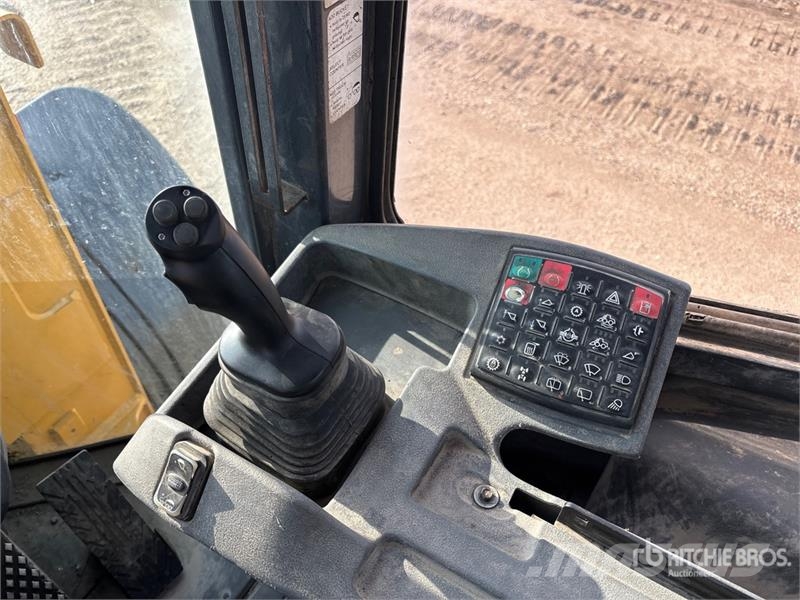 John Deere 544 K Wheel Loader Naudoti ratiniai krautuvai