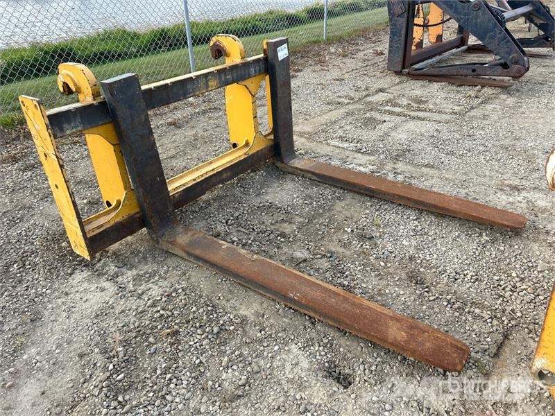 John Deere 60 in Wheel Loader Forks شوكات