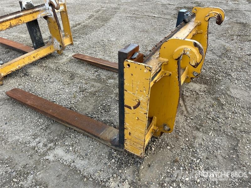 John Deere 60 in Wheel Loader Forks شوكات