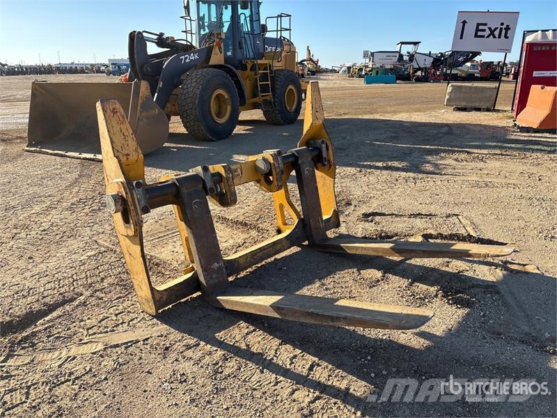John Deere 60 in Wheel Loader Forks - Fits John Deere 724K Vorken