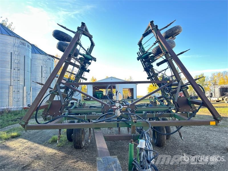 John Deere 610 32 ft Chisel Plow Arados de cinzel