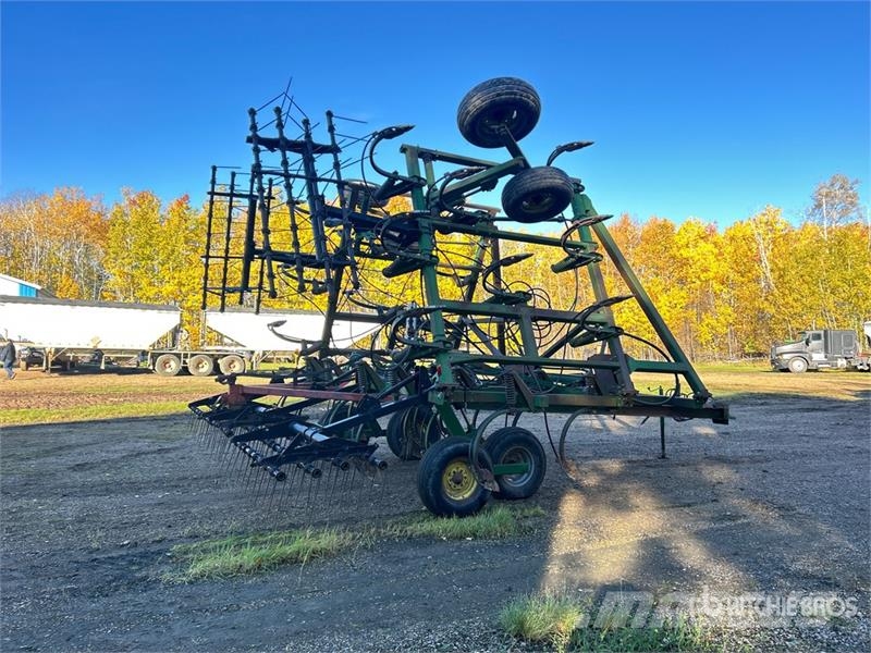 John Deere 610 32 ft Chisel Plow Arados de cinzel