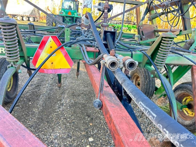 John Deere 610 32 ft Chisel Plow Arados de cinzel