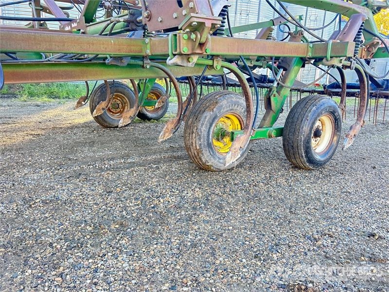 John Deere 610 32 ft Chisel Plow Arados de cinzel