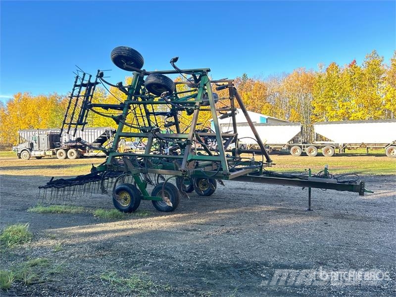 John Deere 610 32 ft Chisel Plow Arados de cinzel
