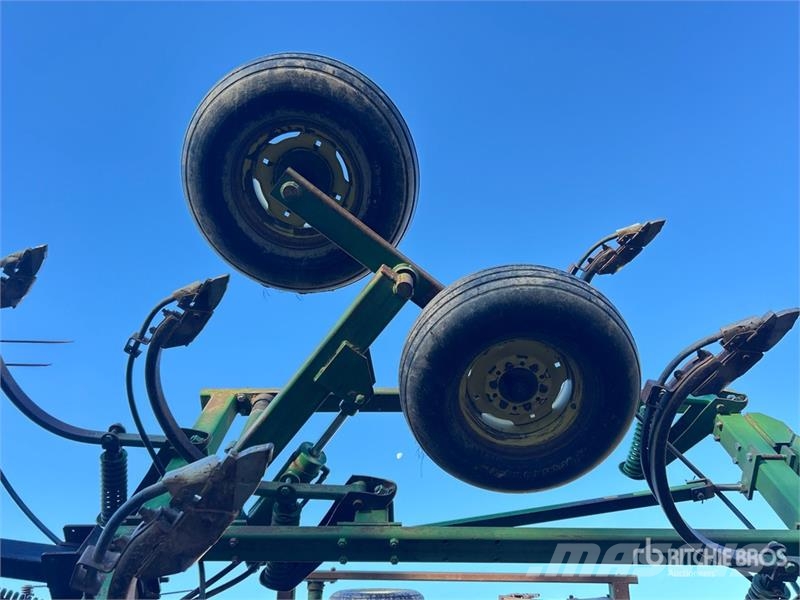 John Deere 610 32 ft Chisel Plow Arados de cinzel