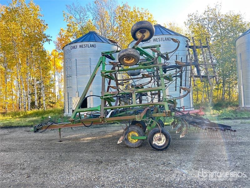 John Deere 610 32 ft Chisel Plow Arados de cinzel