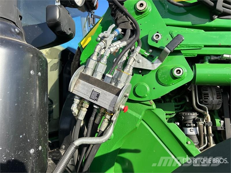 John Deere 6145 4WD Tractor Трактори