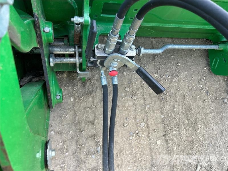 John Deere 6145 4WD Tractor Трактори