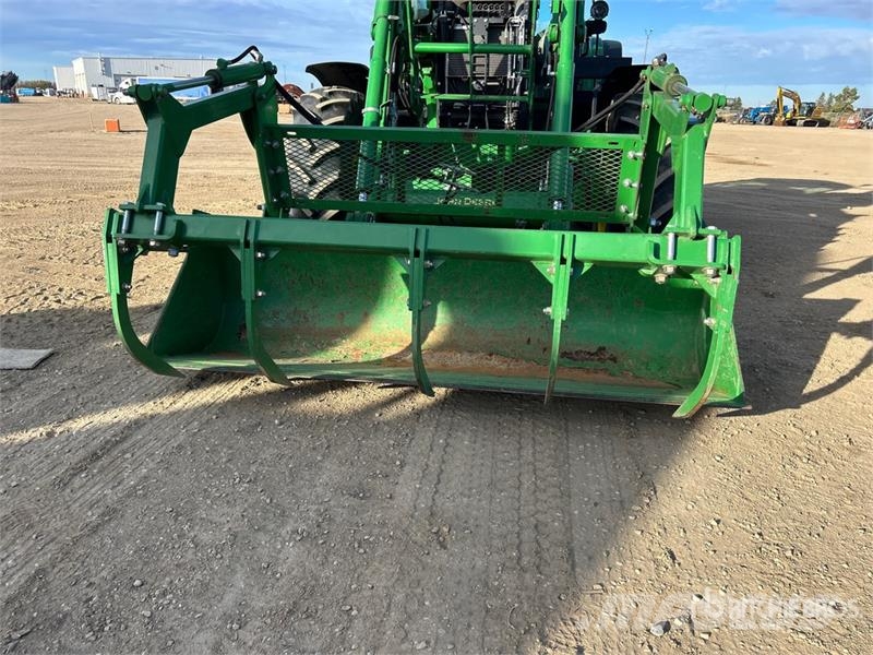 John Deere 6145 4WD Tractor Трактори