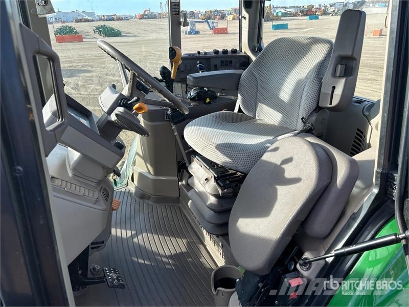 John Deere 6145 4WD Tractor Трактори