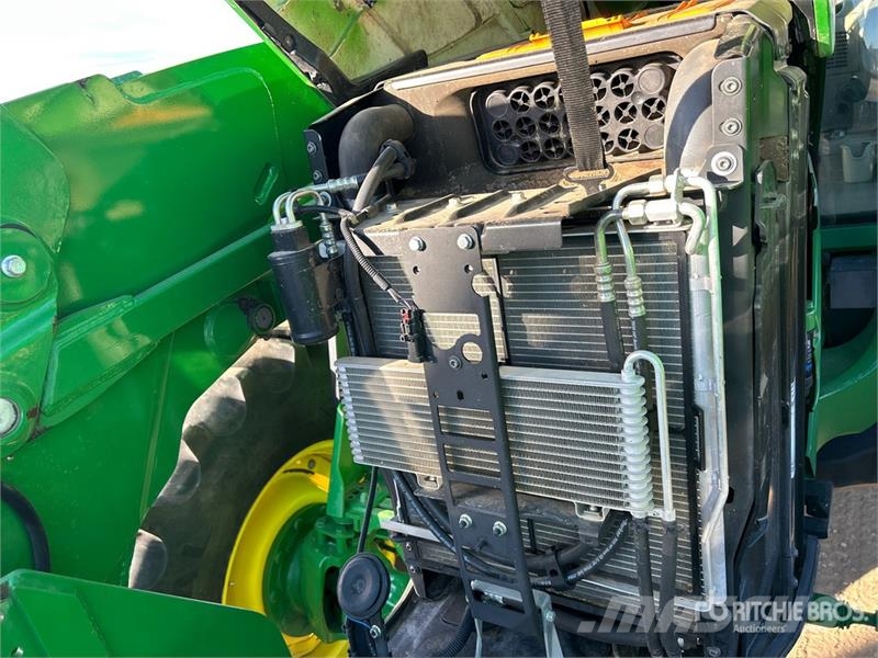 John Deere 6145 4WD Tractor Трактори