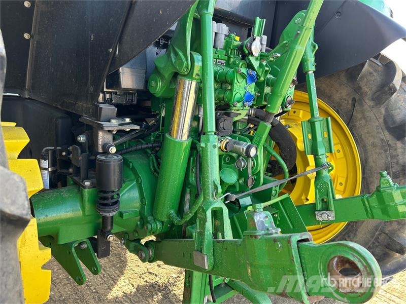 John Deere 6145 4WD Tractor Трактори