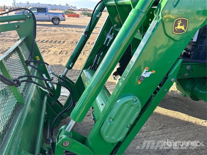 John Deere 6145 4WD Tractor Трактори
