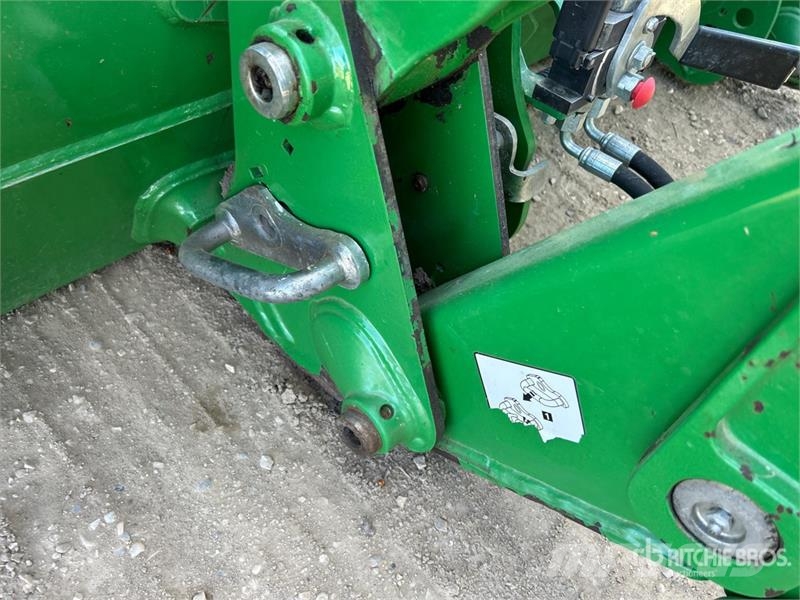John Deere 6145 4WD Tractor Трактори