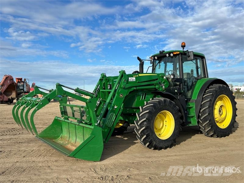 John Deere 6145 4WD Tractor Трактори