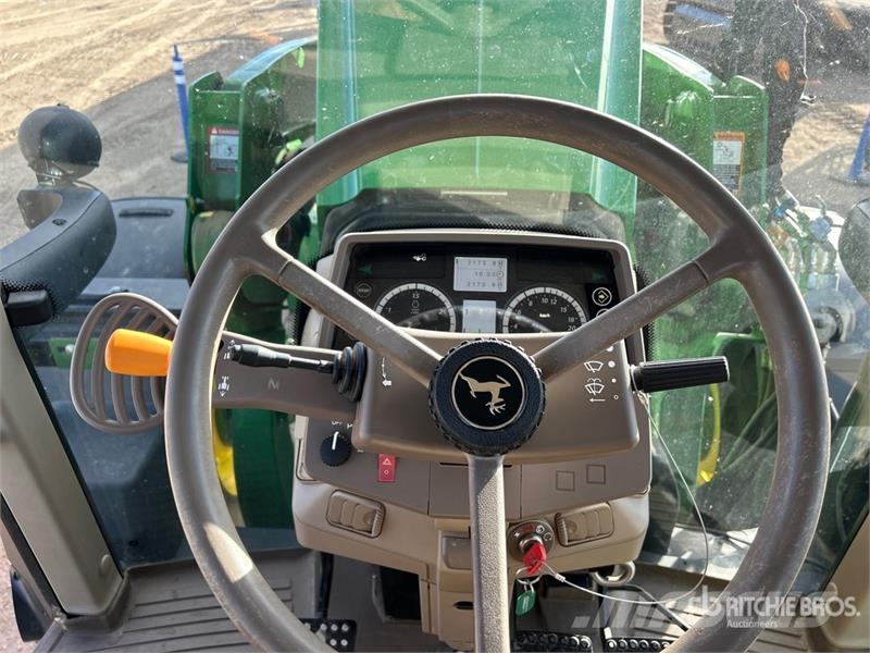 John Deere 6145 4WD Tractor Трактори