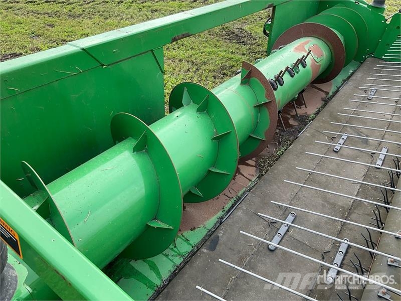 John Deere 615P 15 ft Combine Pickup Header Derliaus nuėmimo kombainų galvos
