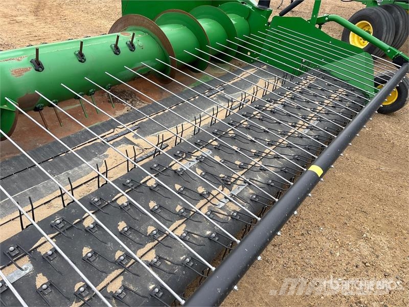 John Deere 615P 15 ft Combine Pickup Header رؤوس الحصادات الدراسات