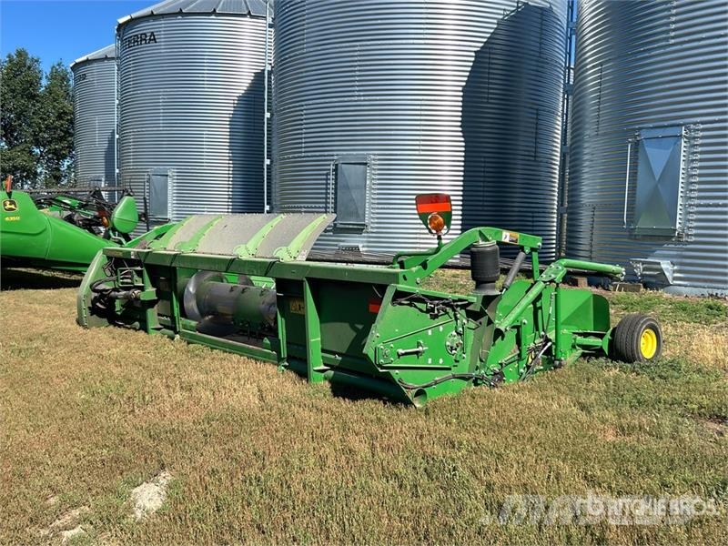 John Deere 615P 15 ft Combine Pickup Header Skjærebord til skurtresker