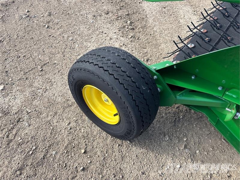 John Deere 615P 15 ft Combine Pickup Header Cabezales de cosechadoras combinadas