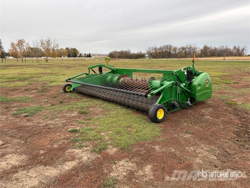 John Deere 615P 15 ft Combine Pickup Header Leikkuupöydät
