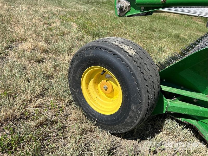 John Deere 615P 15 ft Combine Pickup Header Glave hederi za kombajne