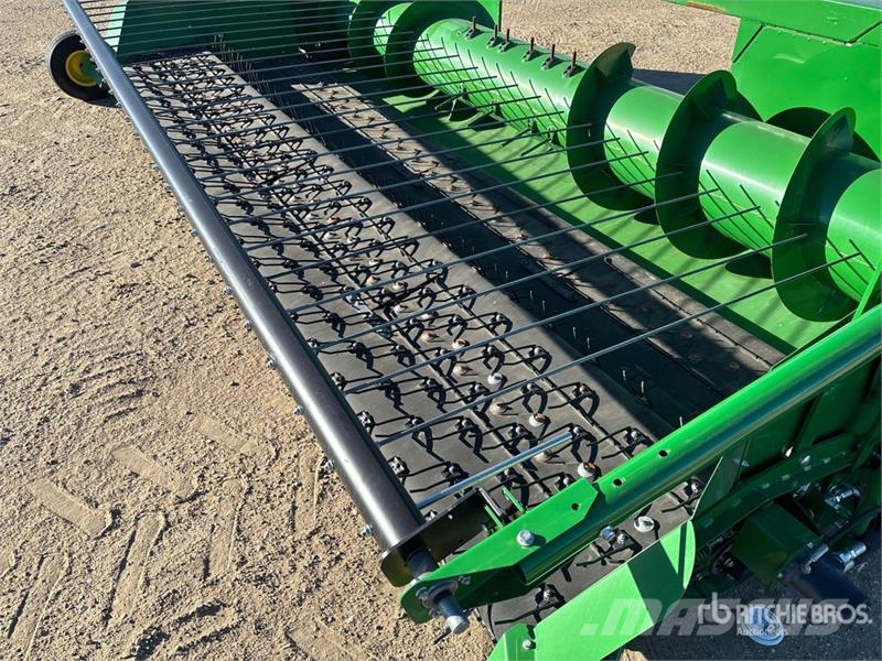 John Deere 615P 15 ft Combine Pickup Header Erntevorsätze