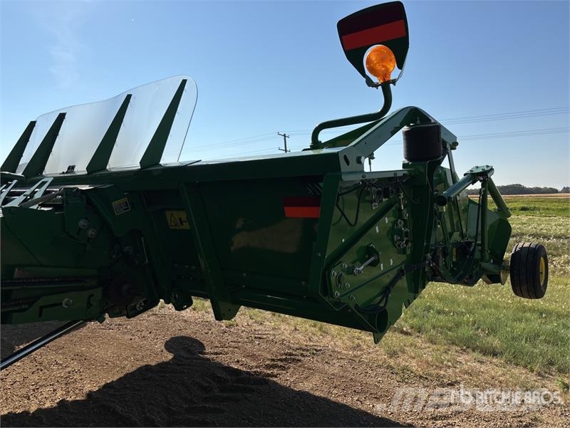 John Deere 615P 15 ft Combine Pickup Header Leikkuupöydät