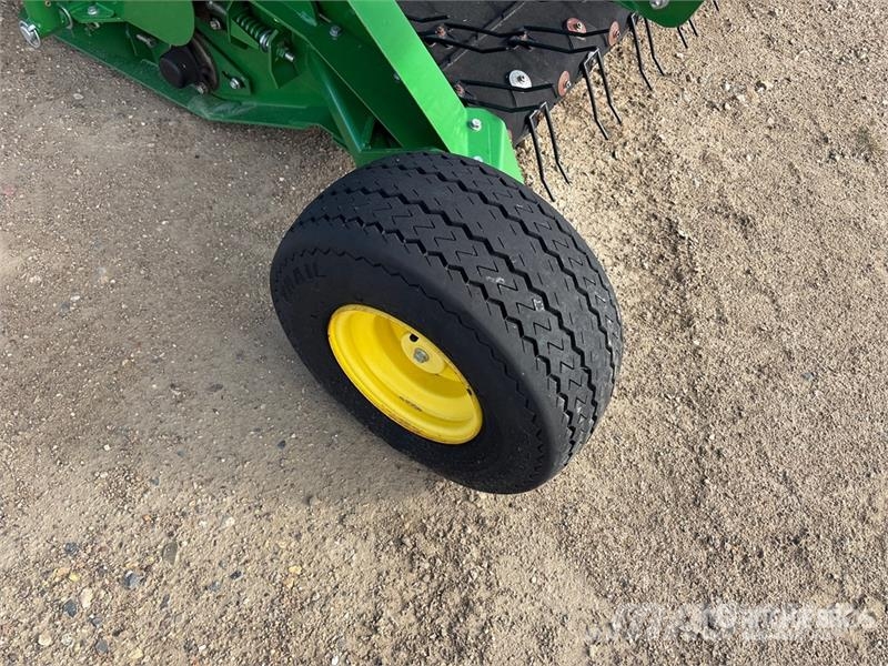 John Deere 615P 15 ft Combine Pickup Header Cabezales de cosechadoras combinadas