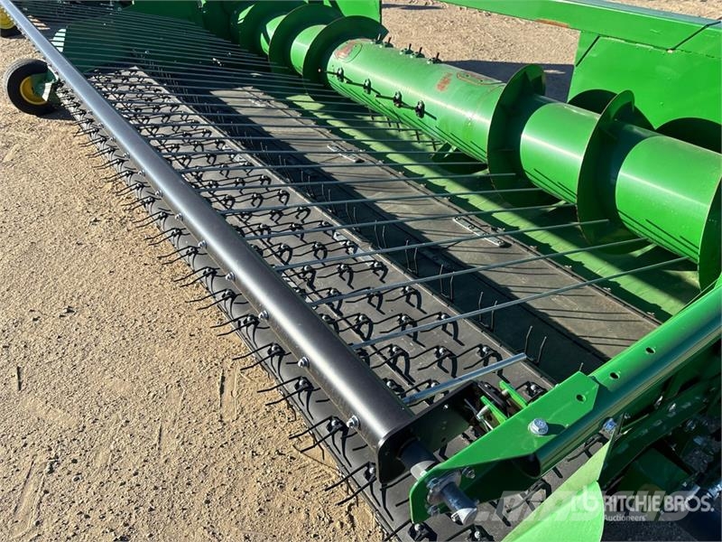 John Deere 615P 15 ft Combine Pickup Header Glave hederi za kombajne