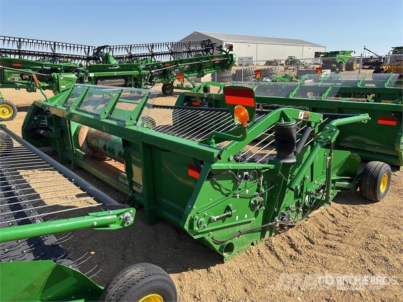 John Deere 615P 15 ft Combine Pickup Header Cabeçotes de colheitadeira