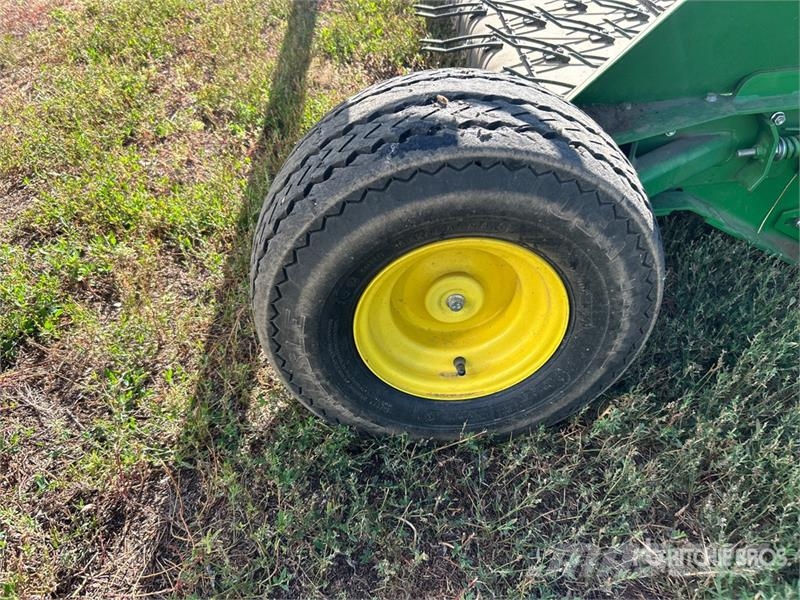 John Deere 615P 15 ft Combine Pickup Header Skjærebord til skurtresker