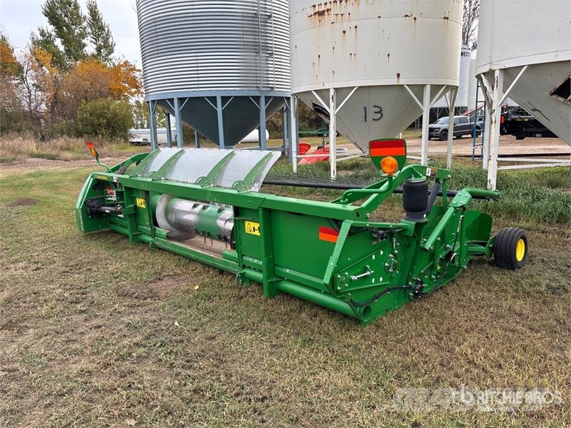 John Deere 615P 15 ft Combine Pickup Header رؤوس الحصادات الدراسات