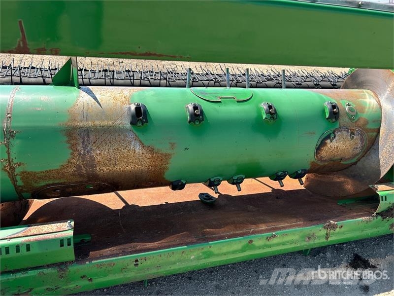 John Deere 615P 15 ft Combine Pickup Header Cabezales de cosechadoras combinadas