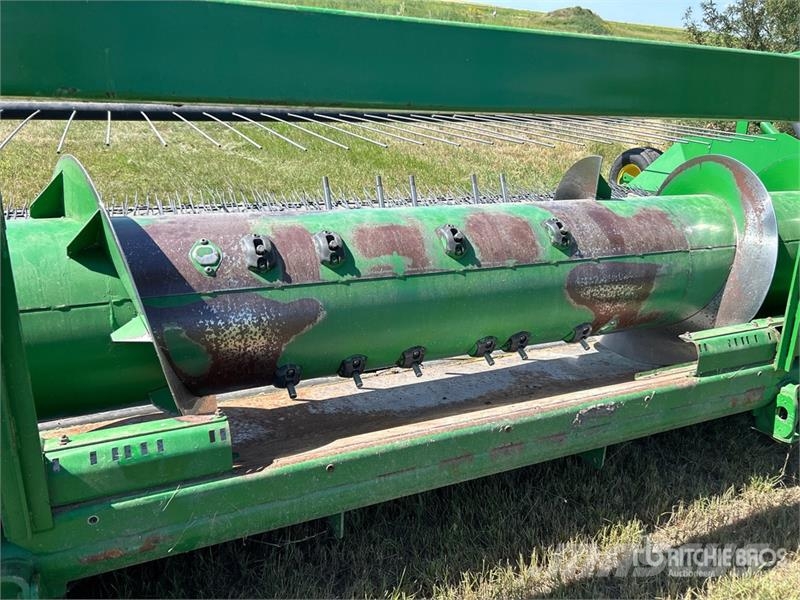 John Deere 615P 15 ft Combine Pickup Header Glave hederi za kombajne
