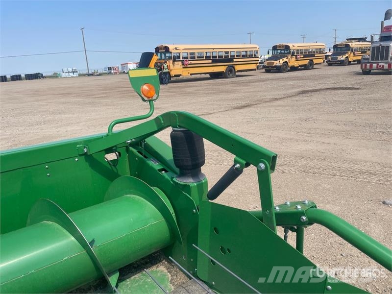 John Deere 615P 15 ft Combine Pickup Header Cabezales de cosechadoras combinadas